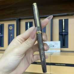 Kiểm tra bút và tiến hành đóng gói sản phẩm