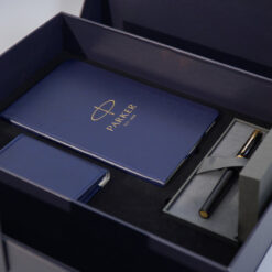 Bộ quà tặng bút ký Parker INGNTY BLK CT-2182007 kèm sổ da, ví da