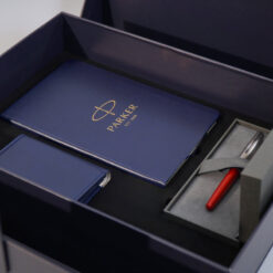 Bộ quà tặng bút ký Parker Sonnet Red CT TB-2146854 kèm sổ da, ví da; hộp và túi hãng