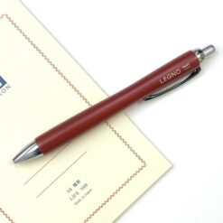Alternative view of Bút Bi Ký Tên Pilot LEGNO Thân Gỗ Phong Màu Đỏ Ấn Tượng 0.7mm