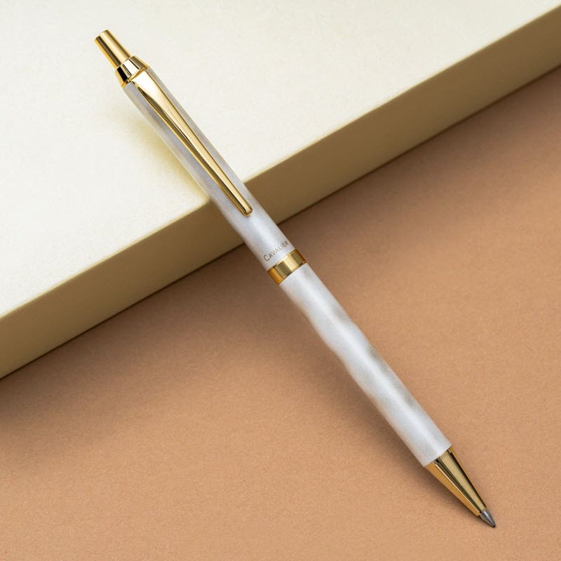 Bút Bi Ký Tên Pilot Cavalier 3SR Màu Trắng Vàng Cao Cấp - Ảnh 2